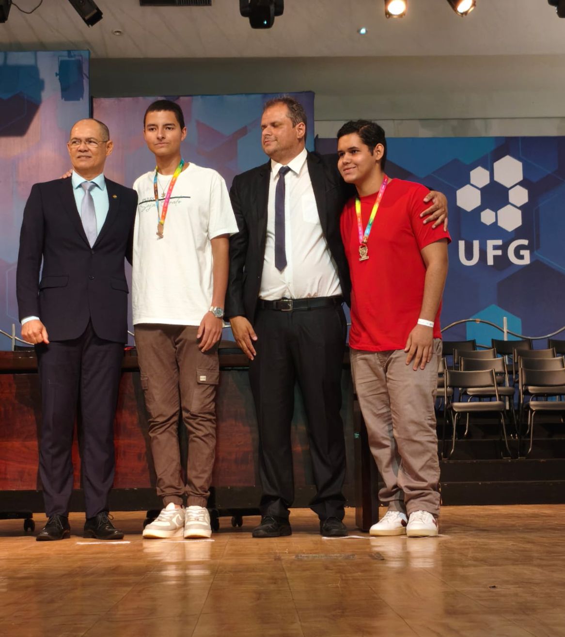 Estudantes da rede municipal de Senador Canedo conquistam destaque nacional na Olimpíada Brasileira de Matemática