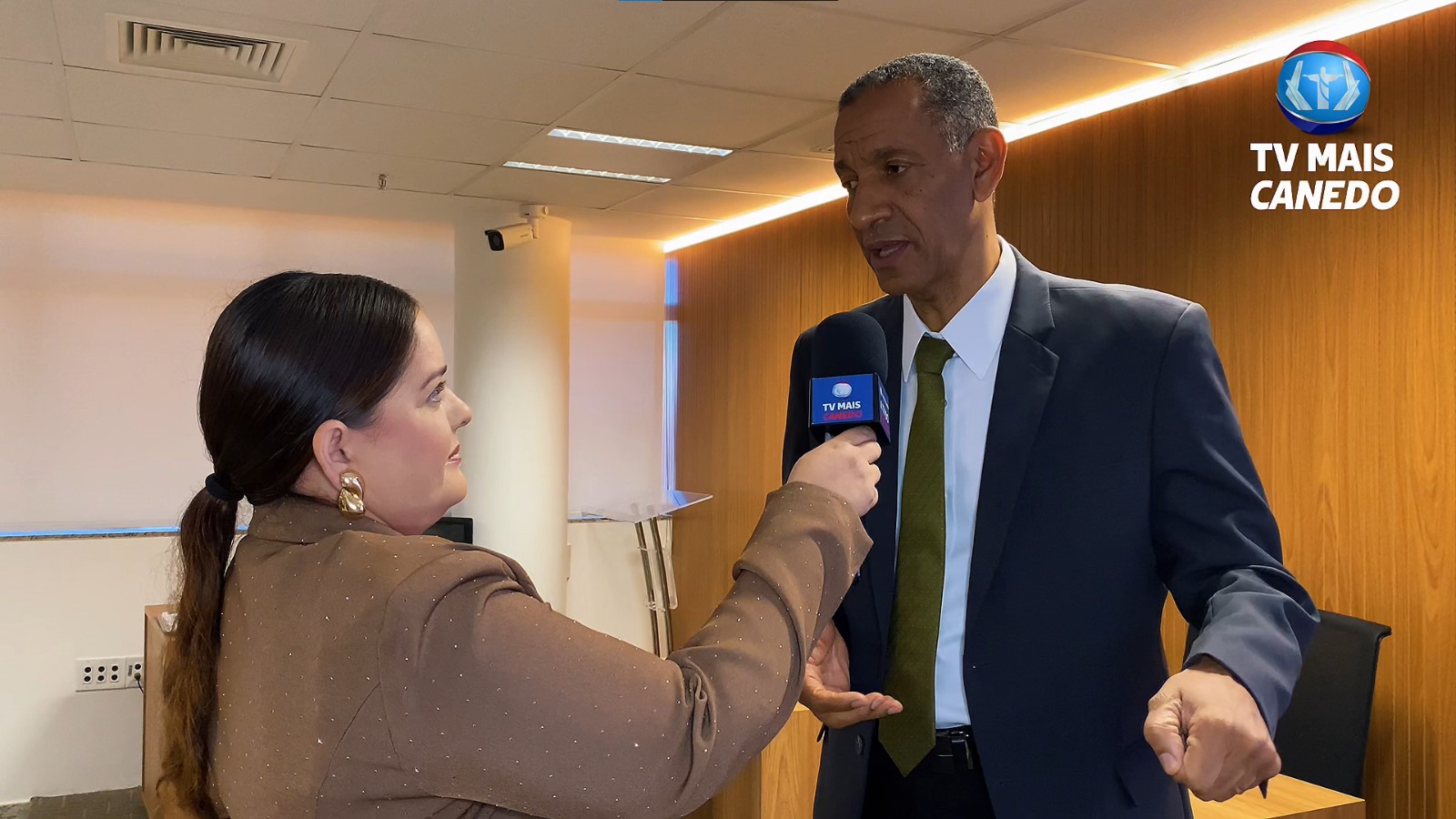 Câmara aprova Títulos de Cidadão Canedense propostos pela vereadora Tia Fernanda