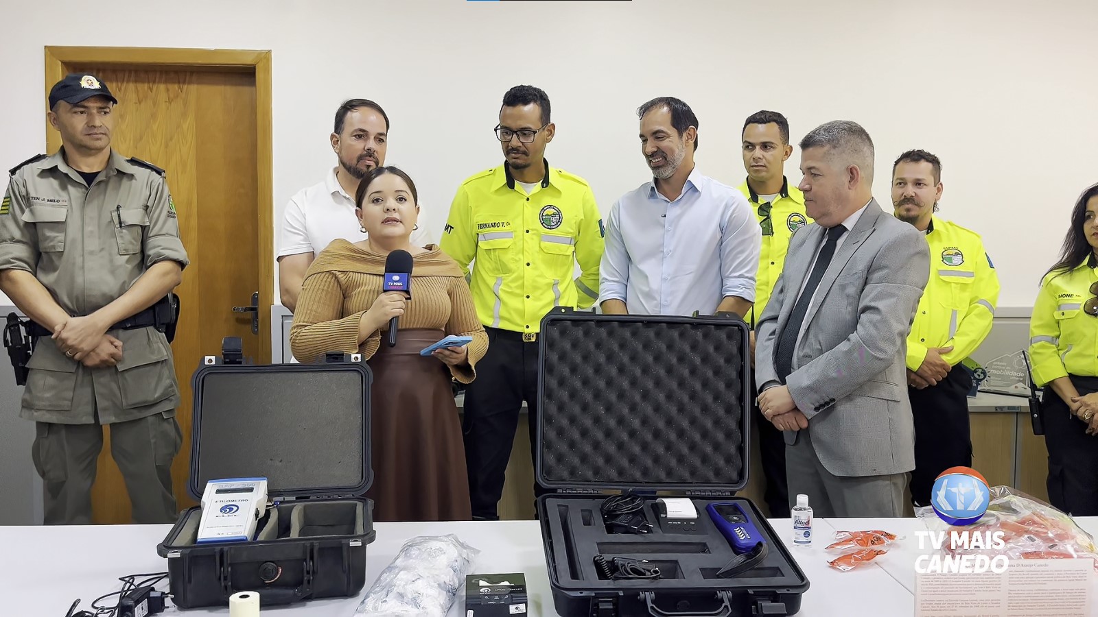 Departamento Estadual de Trânsito de Goiás Entrega Etilômetros à Prefeitura de Senador Canedo para Lei Seca