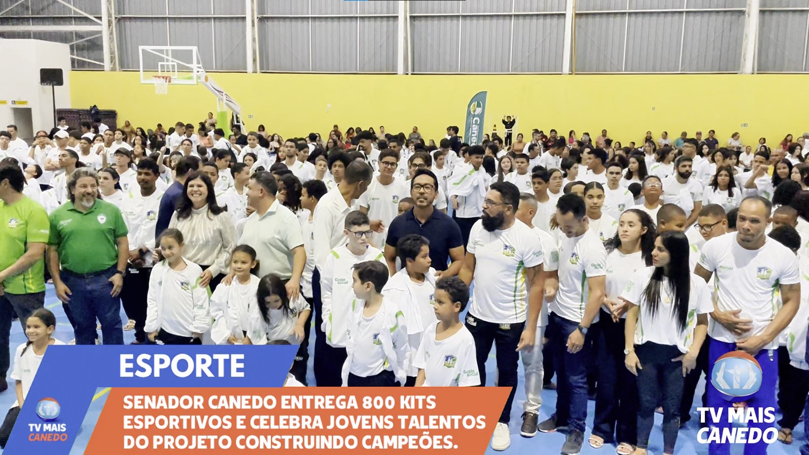 Senador Canedo Entrega 800 Kits Esportivos a Jovens Talentos do Projeto Construindo Campeões