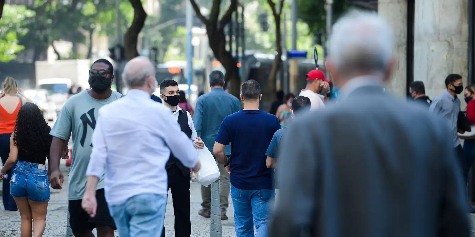 Expectativa de vida do brasileiro chega a 76,6 anos em 2024, aponta IBGE