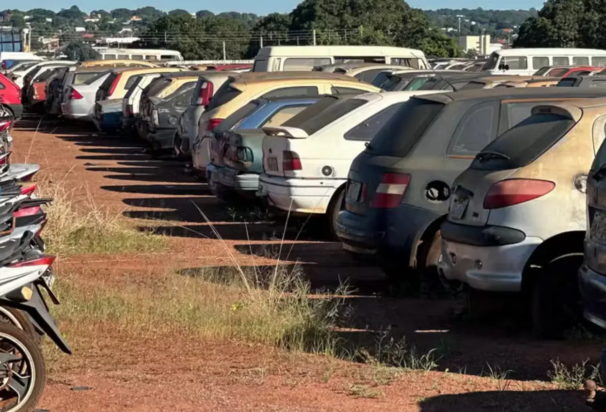 Detran-GO abre leilão com quase 3 mil veículos entre carros e motos em Goiás