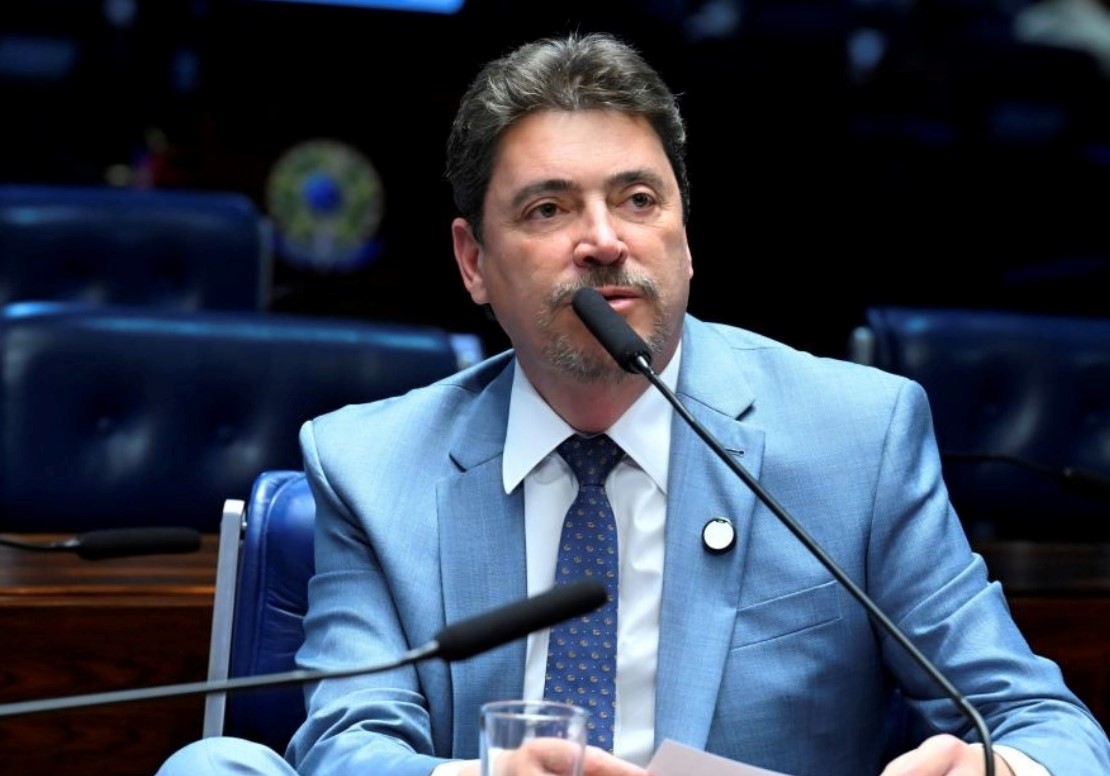 Partido Liberal anuncia apoio a Wilder Morais em Goiás após impasse entre Caiado e Flávio Bolsonaro
