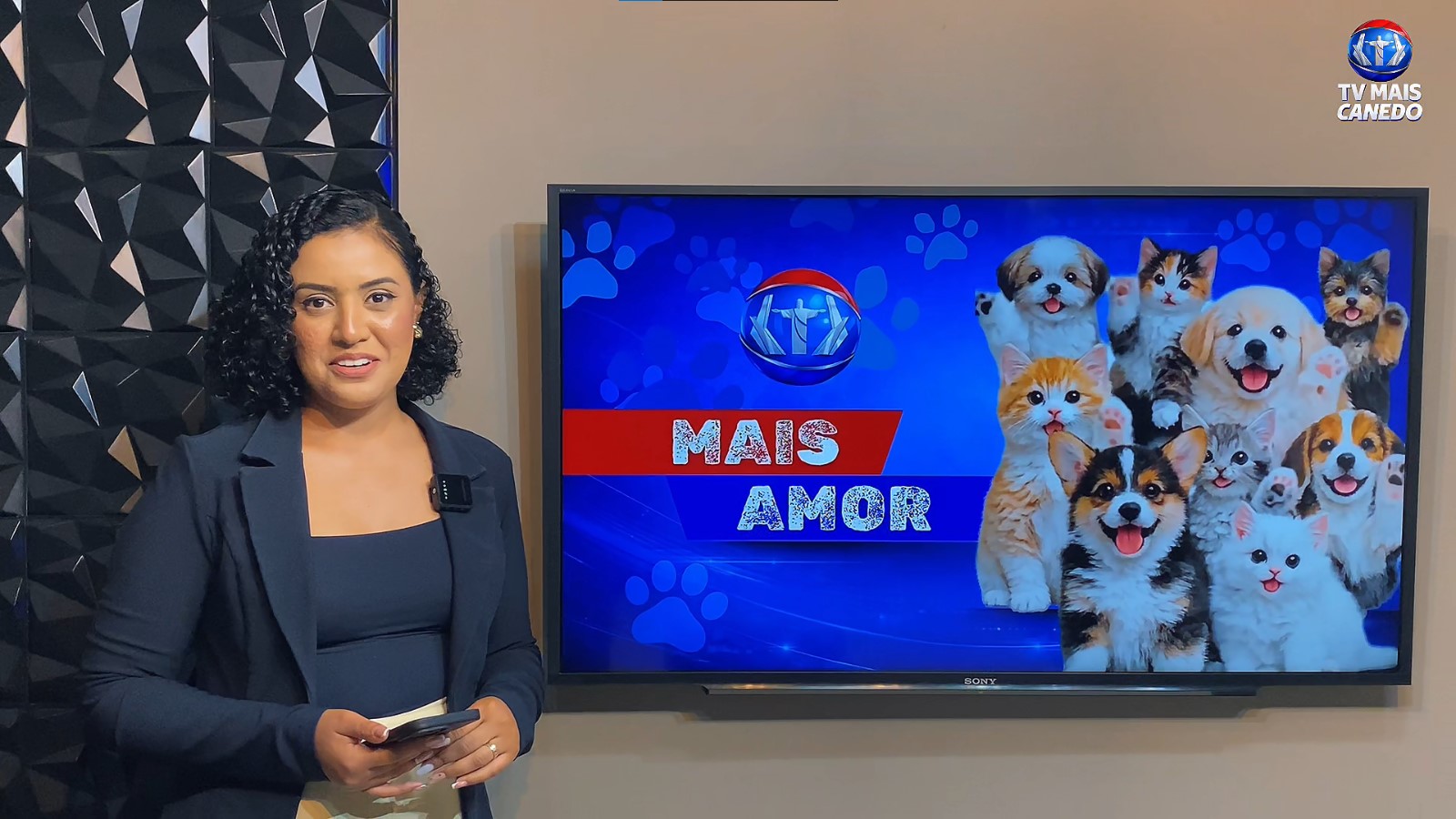 Quadro Mais Amor incentiva adoção responsável de cães e gatos resgatados em Senador Canedo