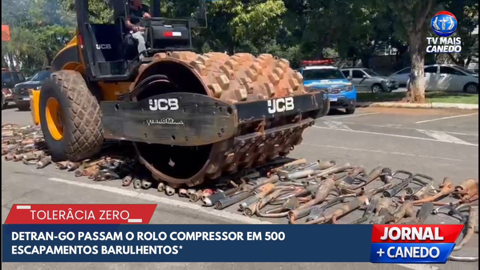 Detran-GO utiliza rolo compressor para destruir quinhentos escapamentos irregulares em Goiás