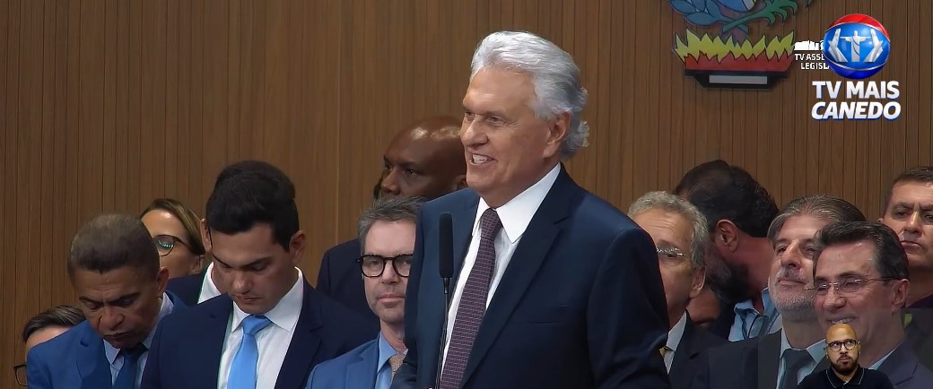 Daniel Vilela assume Governo de Goiás após transmissão de cargo feita por Ronaldo Caiado na Assembleia Legislativa