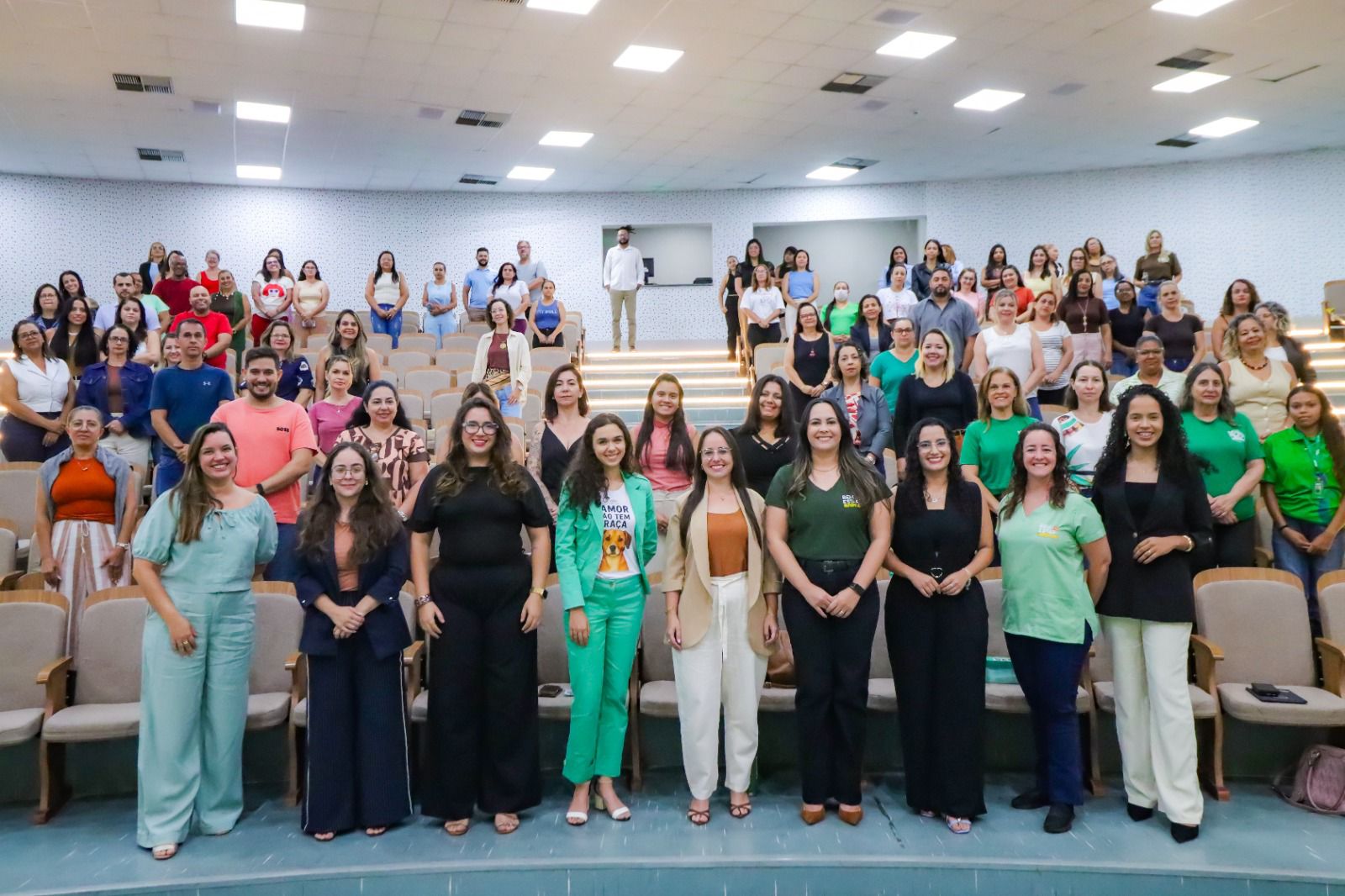 Seminário reforça cuidado e respeito aos animais nas escolas de Senador Canedo
