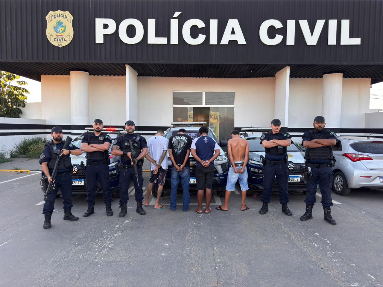 GCM detém quatro suspeitos por tráfico de drogas em Senador Canedo