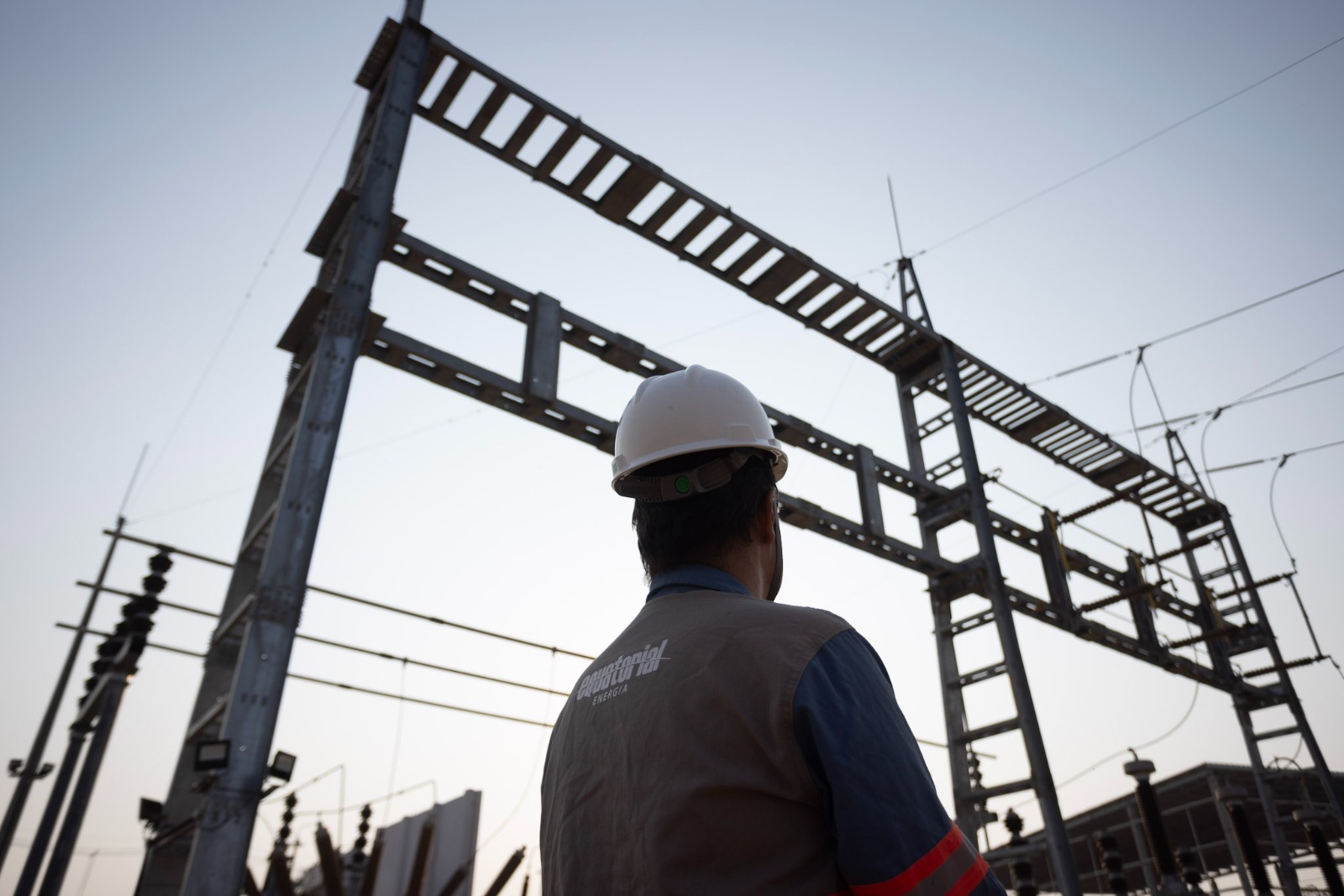 Investimentos de R$ 43 milhões levam energia a 1.280 novas casas rurais em Goiás