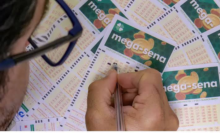 Apostadores de Goiás acertam a quina da Mega-Sena e levam mais de R$ 37 mil cada