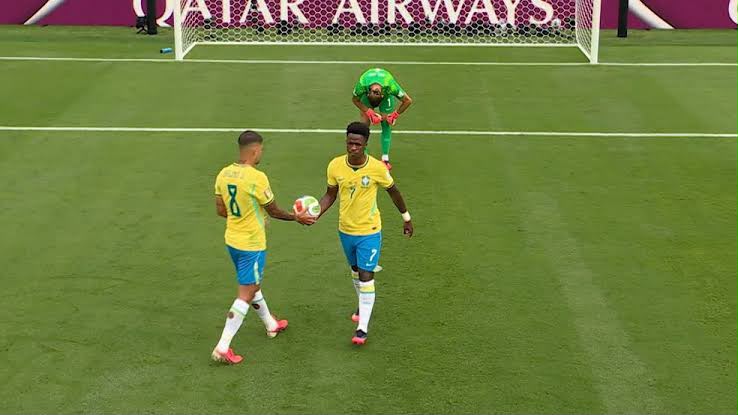 Vinícius Júnior explica por que não bateu pênalti em eliminação do Brasil na Copa