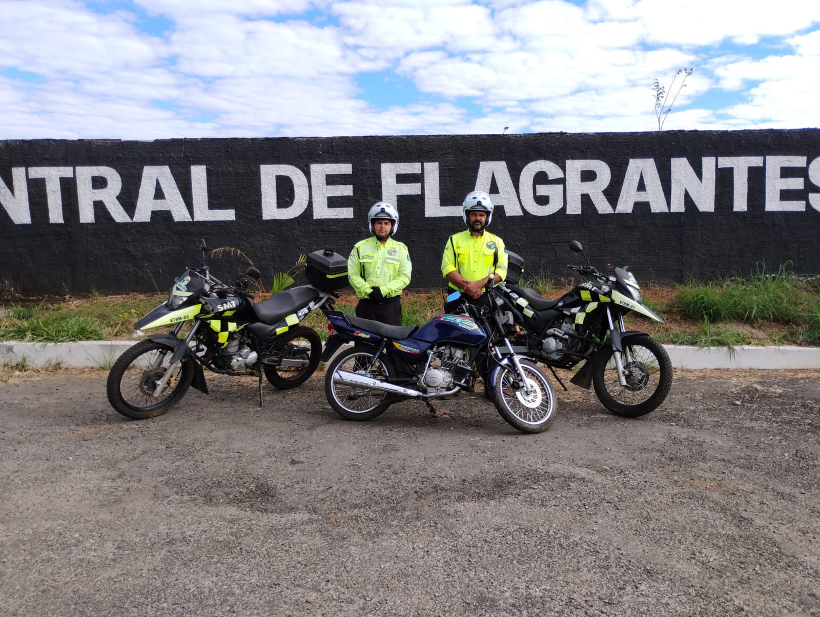 SMT identifica motocicleta com sinais de adulteração durante fiscalização em Senador Canedo