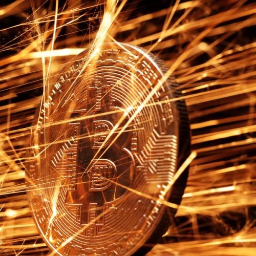 Bitcoin atinge novo recorde e reflete otimismo de investidores com mercado e criptoativos