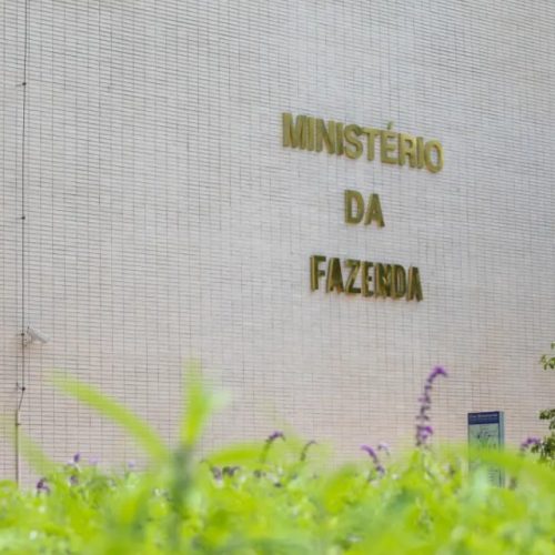 Governo propõe isenção de IR para quem ganha até R$ 5 mil, mas descarta correção total da tabela