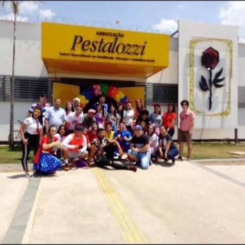 Pestalozzi de Senador Canedo realiza galinhada beneficente em prol de seus projetos