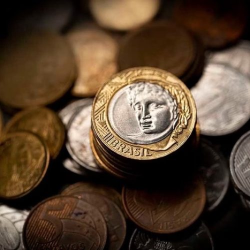 Dívida pública federal sobe para R$ 7,62 trilhões em abril e Tesouro amplia reserva de emergência